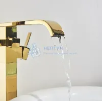 Смеситель колонна для ванны REA CARAT Gold REA-B5231